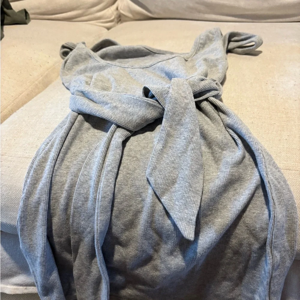 Superdown Light Gray Ribbed Top - Picture 2 of 3